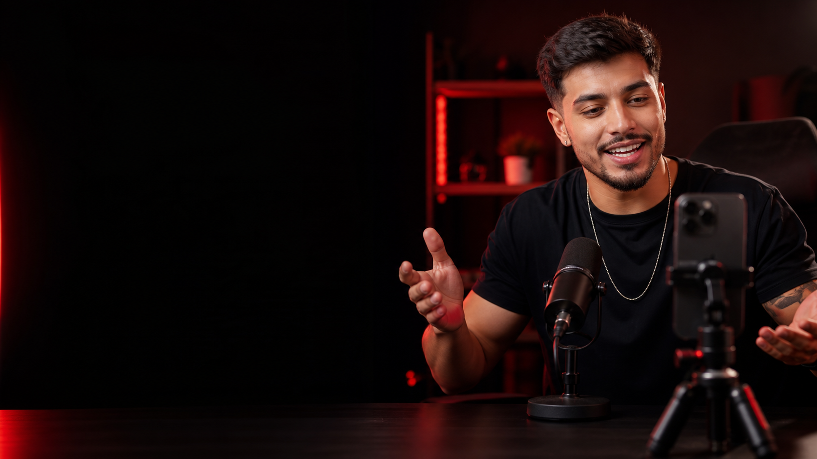 Criador apresentando uma live profissional